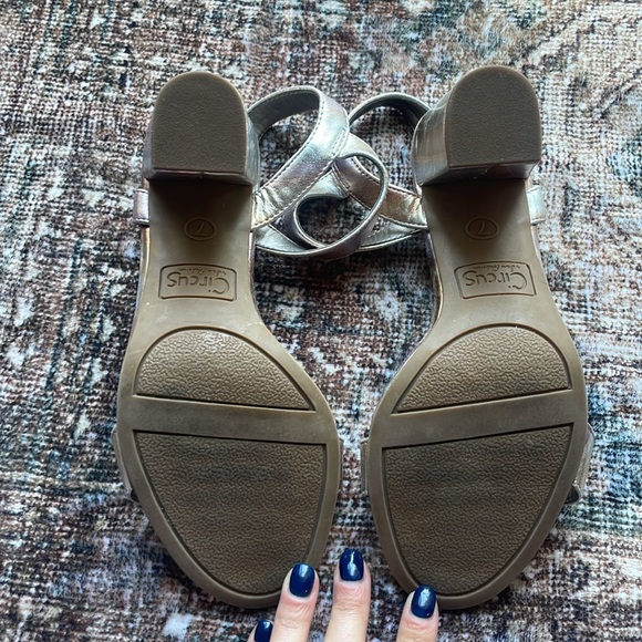 Circus by Sam Edelman Silver Metallic Chunky Heel Sandals Women’s 7 - Picture 4 of 6